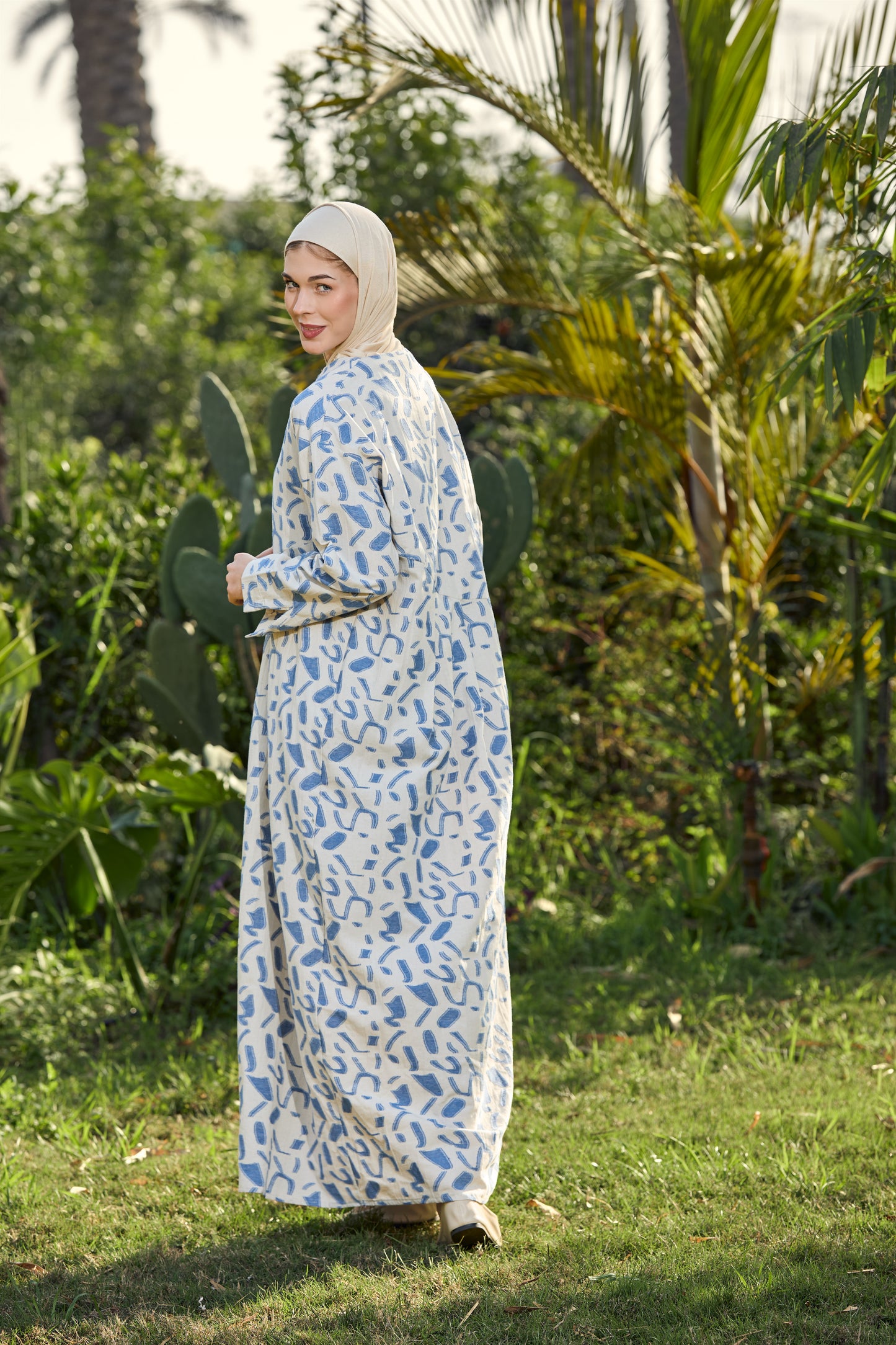 Aura Abaya