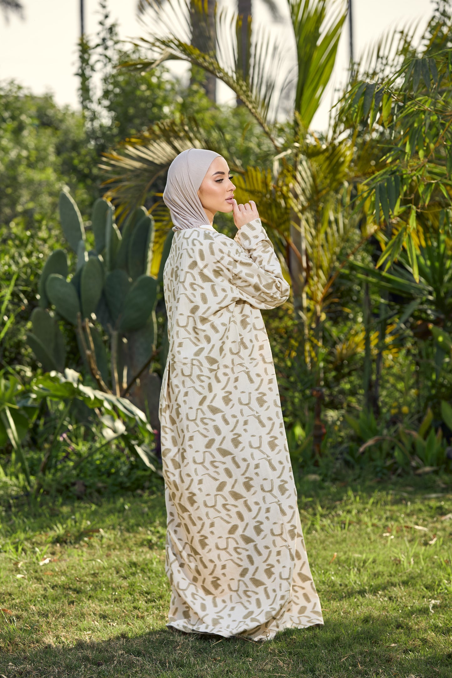 Aura Abaya