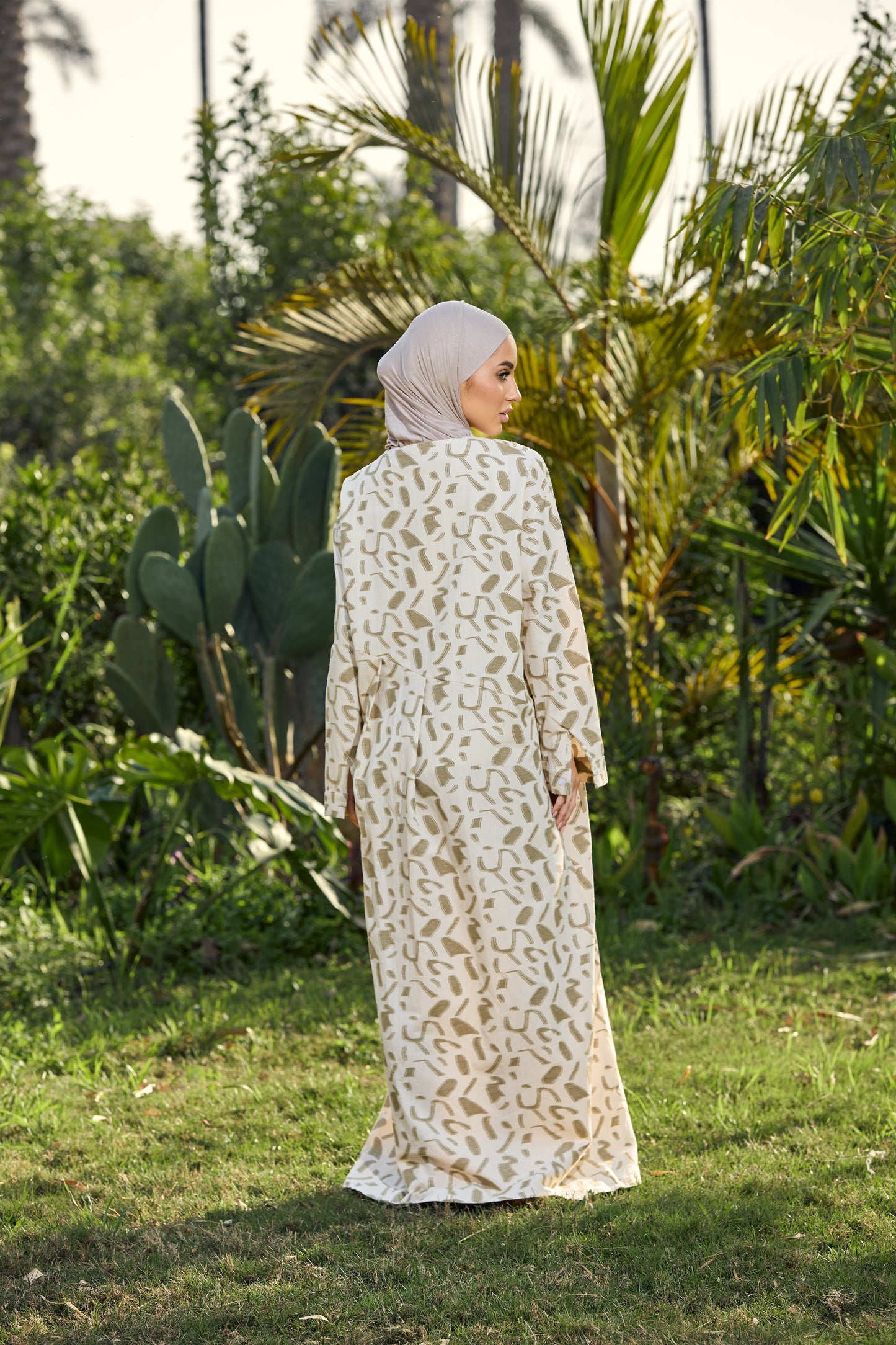 Aura Abaya