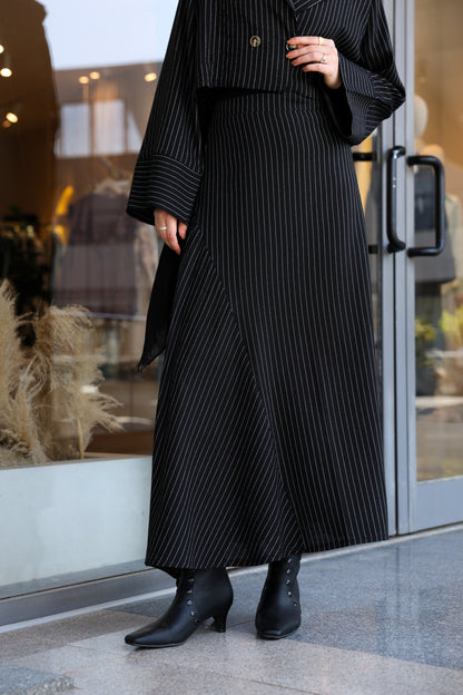 Noir Skirt
