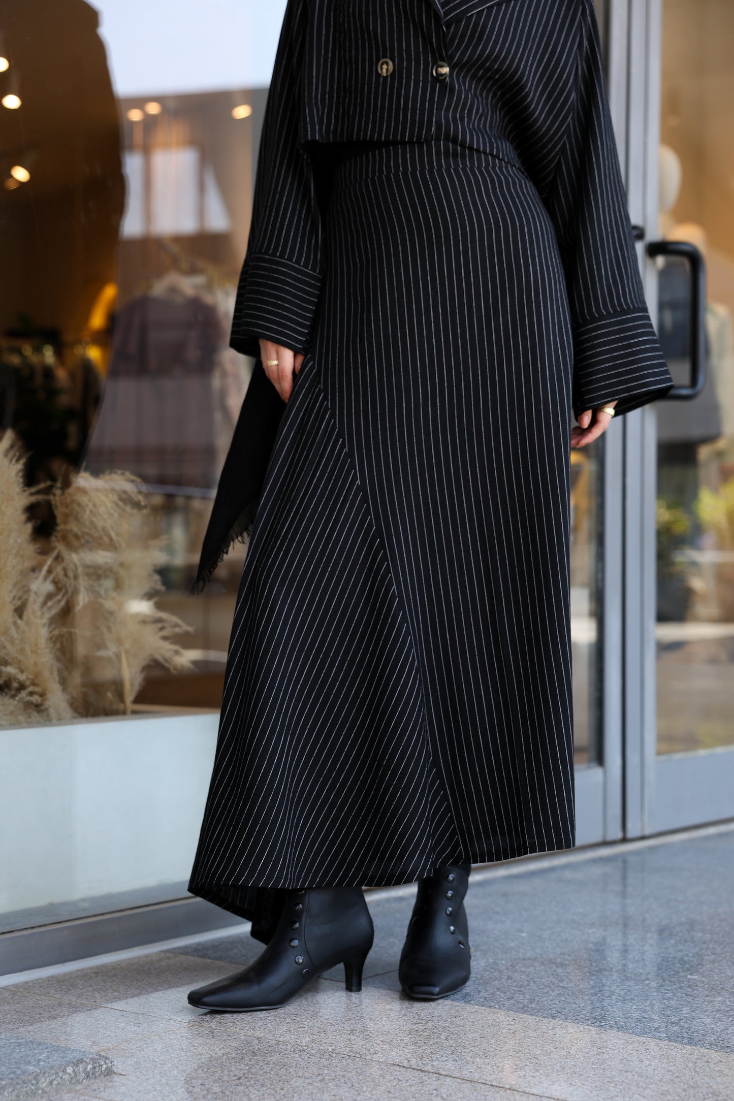 Noir Skirt