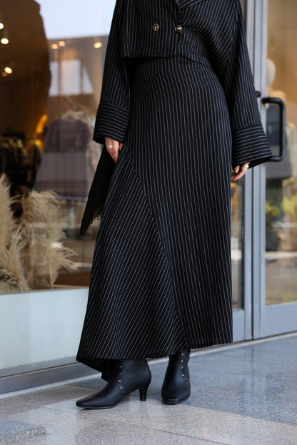 Noir Skirt