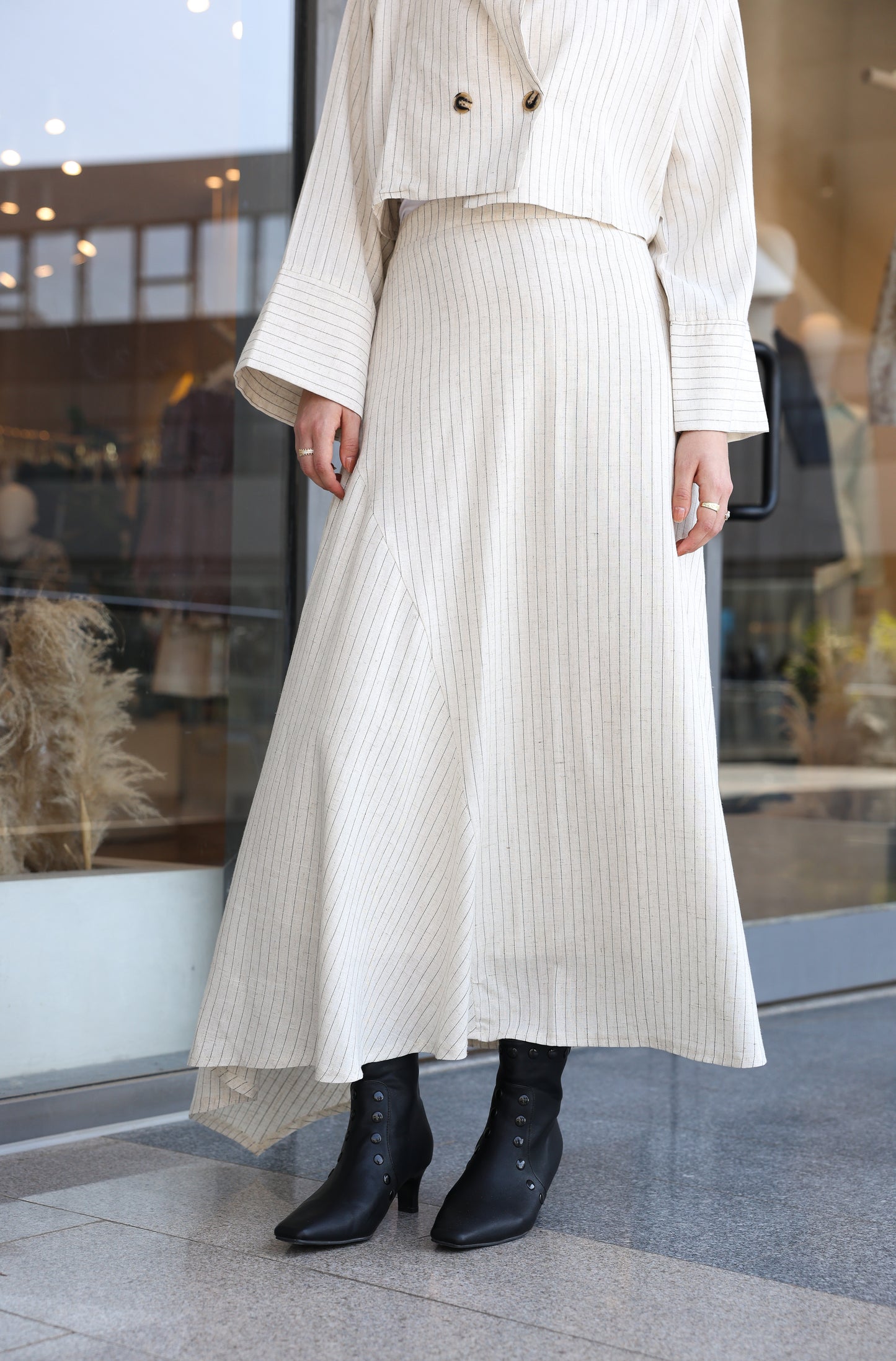 Noir Skirt