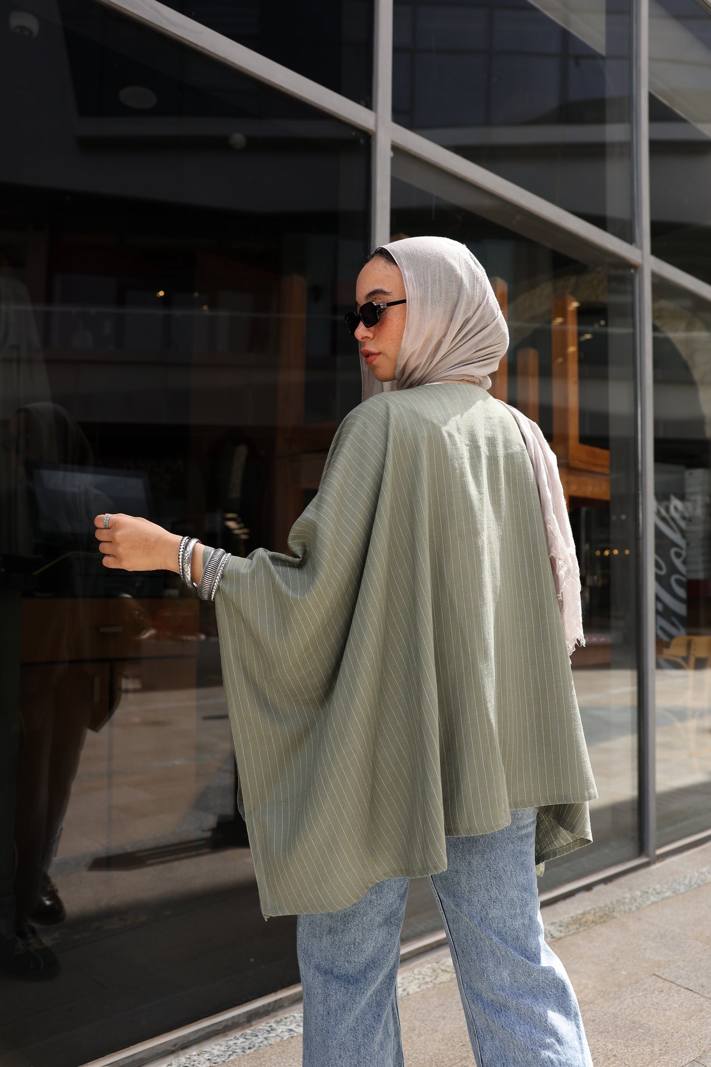 Noir Shawl