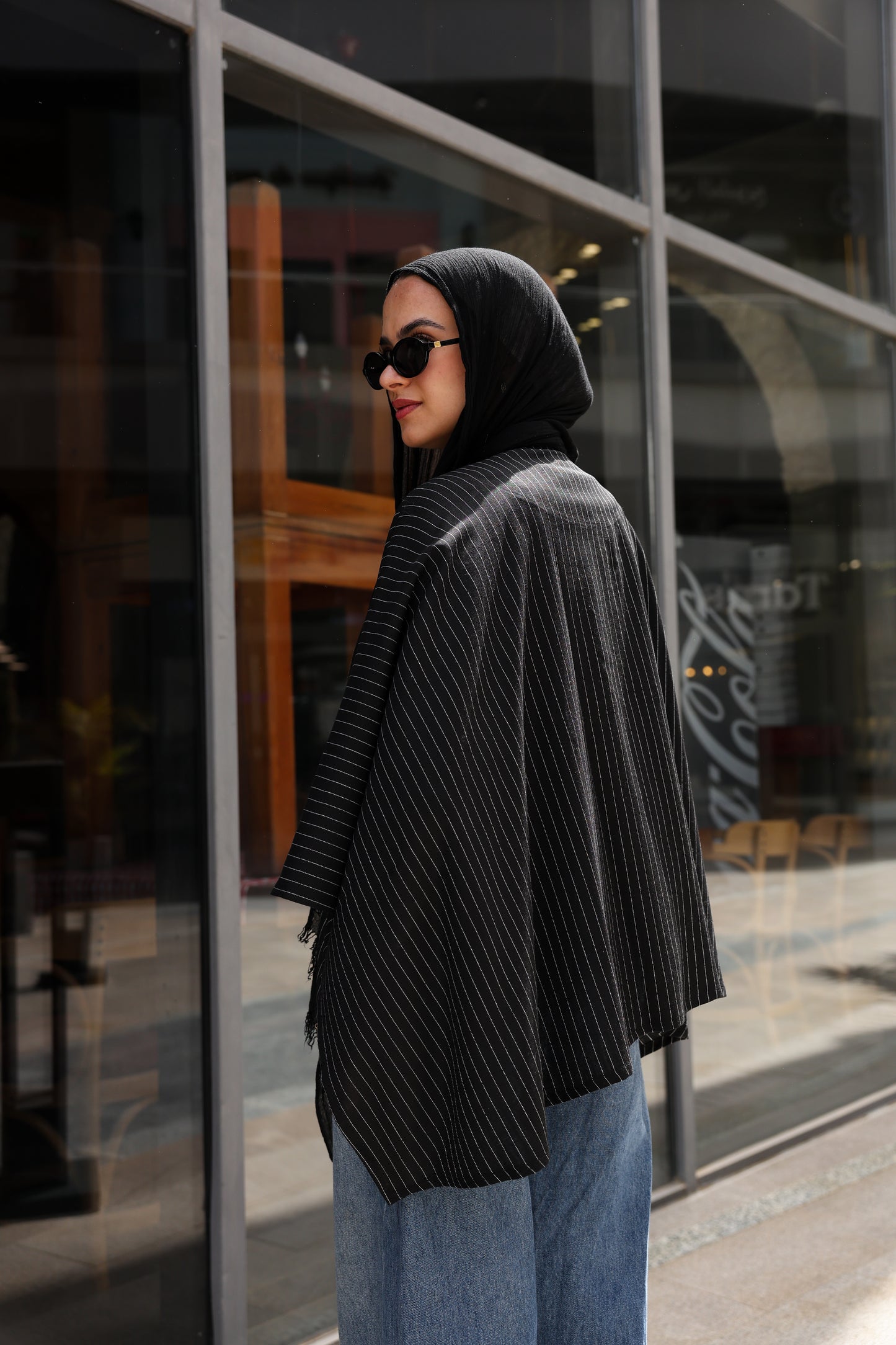 Noir Shawl