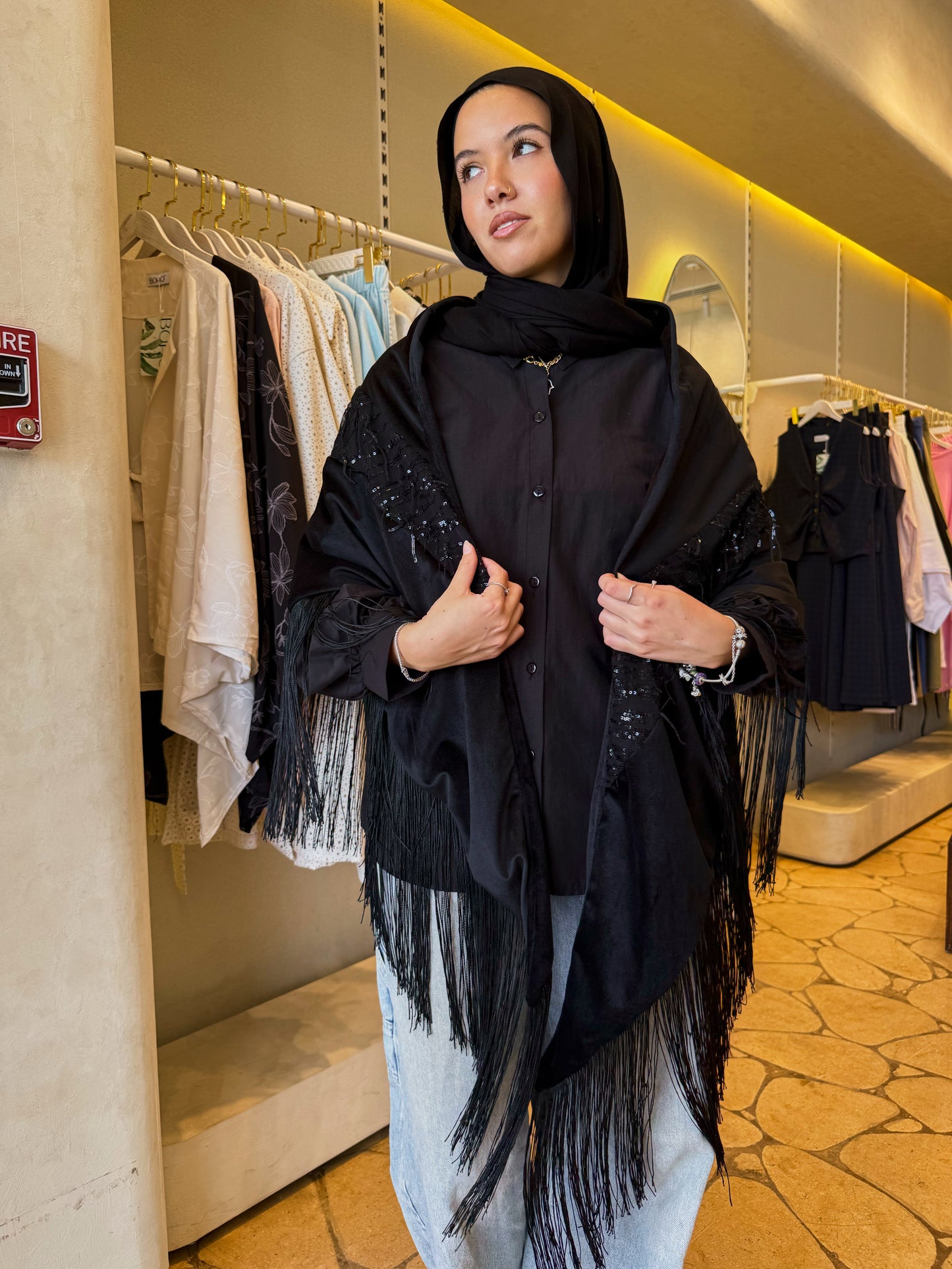 Noir Shawl